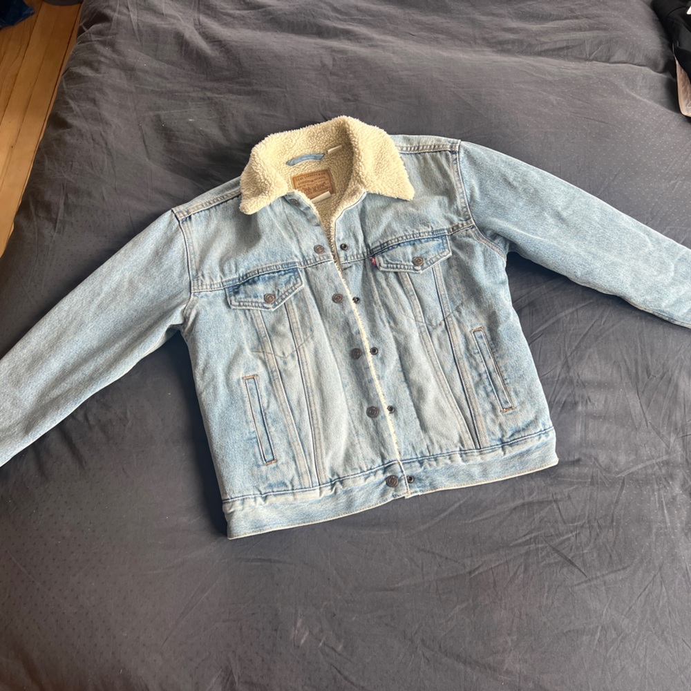 Levi’s Sherpa denim jacket size XS